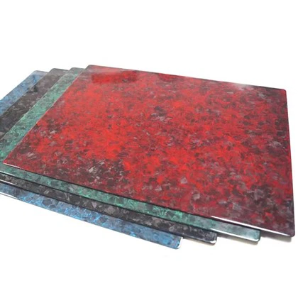 Raudona kaltinė anglies pluošto plokštė