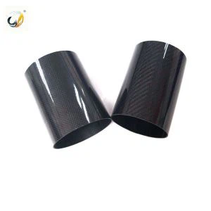 Individualizuotos anglies pluošto vamzdis automobilyje